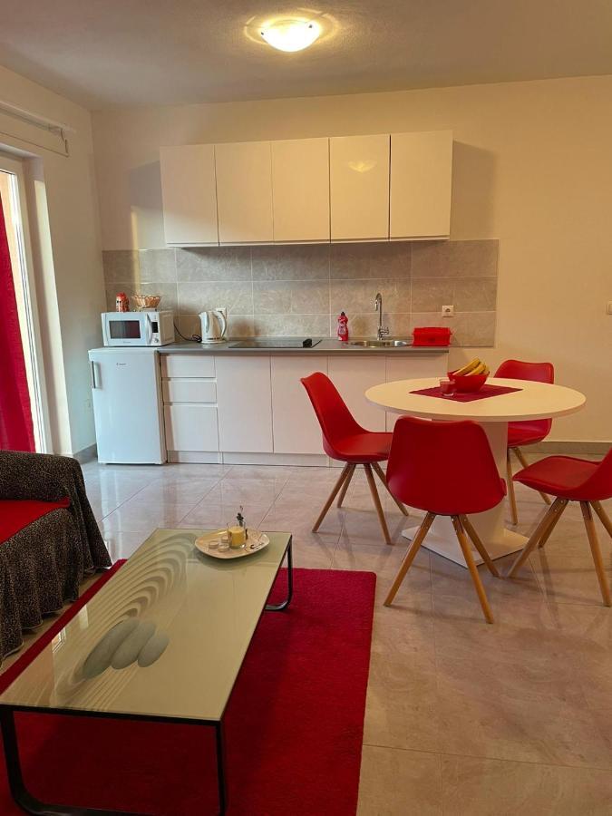 Apartmani Mateja Kaštela Exteriör bild